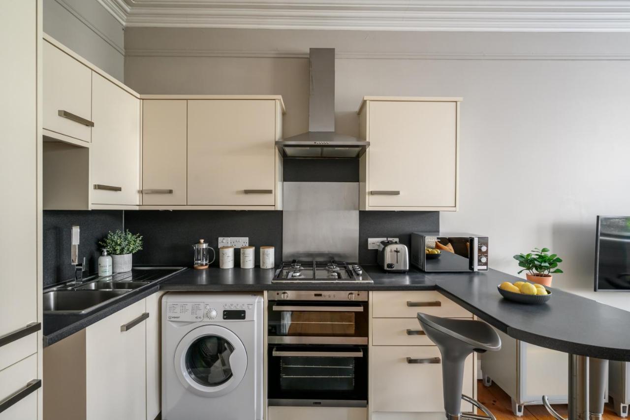The Holyrood Park Apartment Edinburgh Bagian luar foto